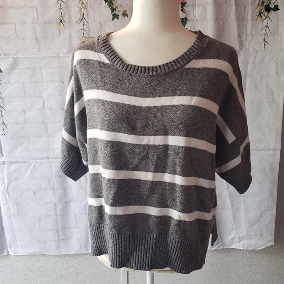 Banana Republic, Size M, Gray and white color - Picture 3 of 7